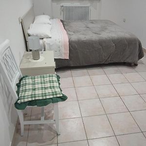 Camera grande con letto king size